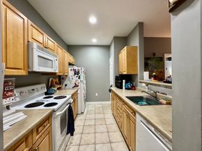 8 Walnut St 408, Peabody MA 01960