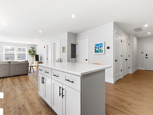 1000 Washington St 205, Dedham MA 02026