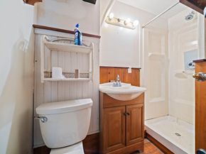 13 Atwood St, Kingston MA 02364