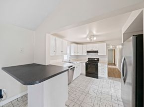 13 Atwood St, Kingston MA 02364