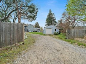 13 Atwood St, Kingston MA 02364