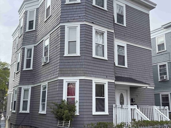3985 Washington St, Boston MA 02131