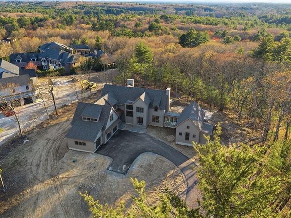 99 Sunset Rock Rd, Andover MA 01810