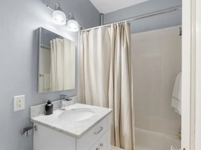 180 Commonwealth Ave 7, Boston MA 02116