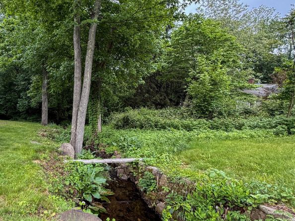 23 Great Neck Road, Trumbull CT 06611