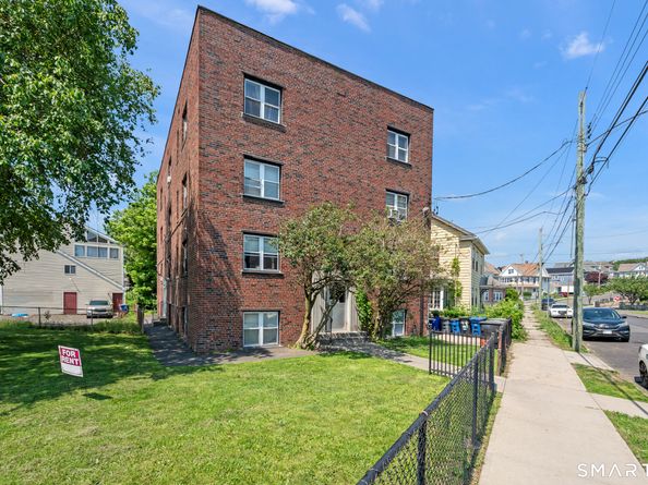 305 Parrott Avenue, Bridgeport CT 06606