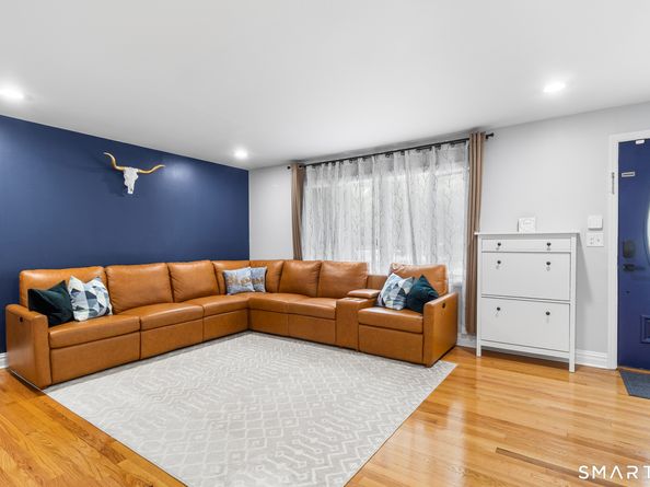 1710 Stratfield Road, Fairfield CT 06825