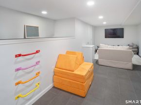 42 Hoyt Street, New Canaan CT 06840