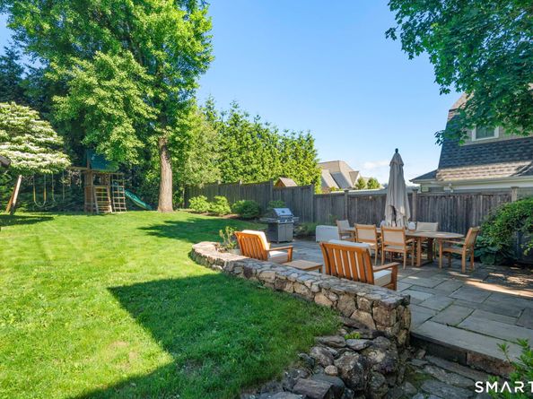 42 Hoyt Street, New Canaan CT 06840