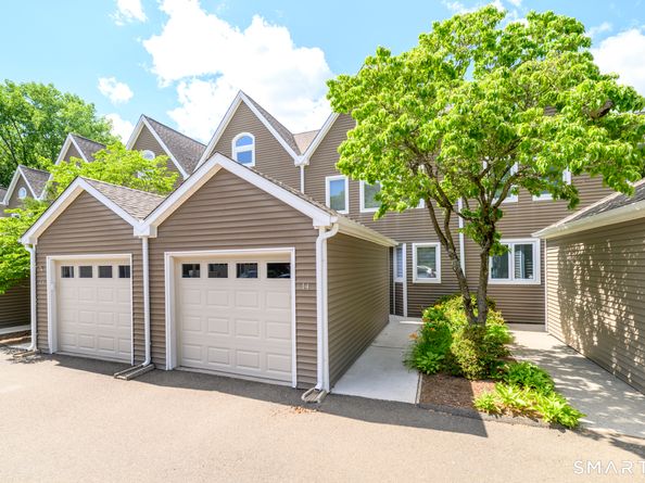 566 Newfield Avenue 14, Stamford CT 06905