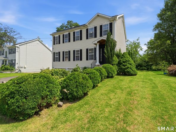 32 Marshall Avenue, Trumbull CT 06611