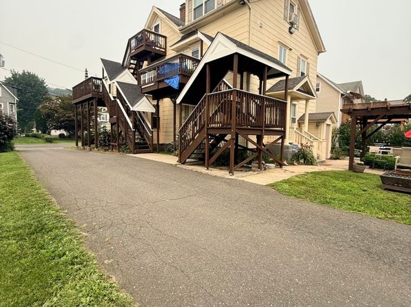 16 Cleveland Street, Danbury CT 06810