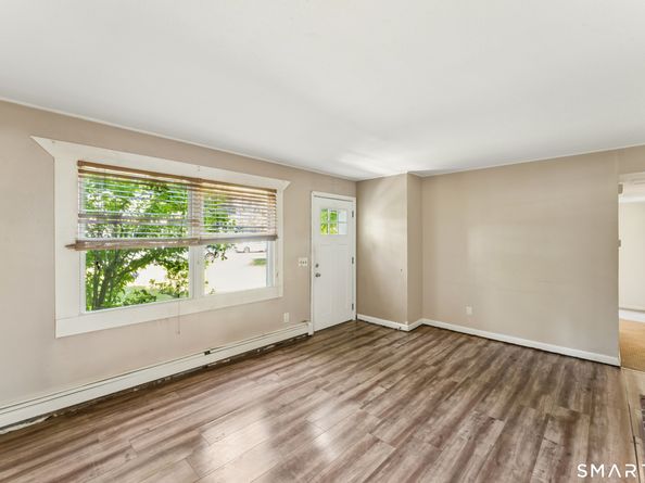 33 Assisi Way, Norwalk CT 06854