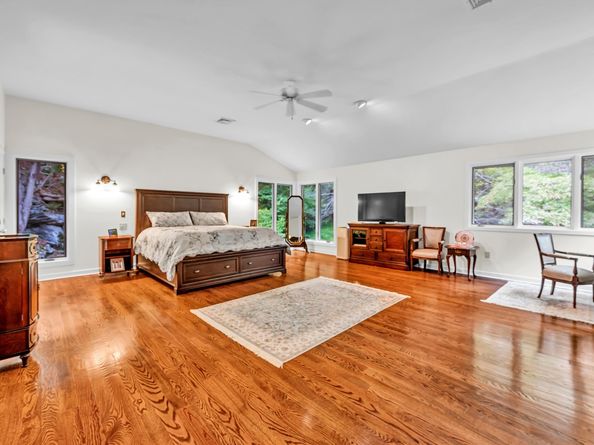 26 Cove Road, Brookfield CT 06804