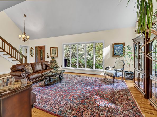 26 Cove Road, Brookfield CT 06804