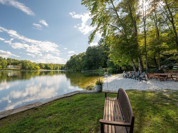 26 Cove Road, Brookfield CT 06804