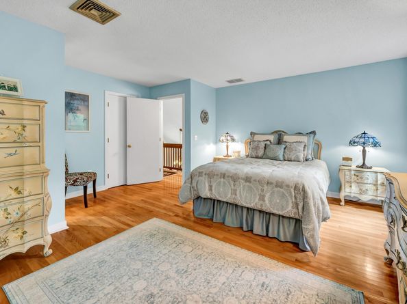 26 Cove Road, Brookfield CT 06804