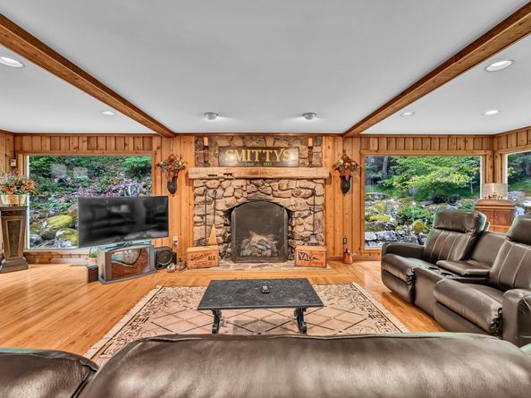 26 Cove Road, Brookfield CT 06804