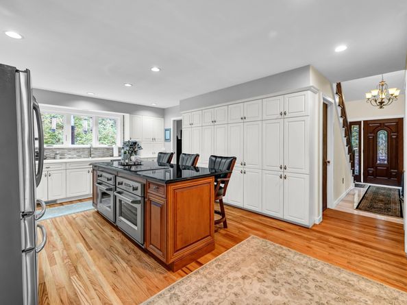26 Cove Road, Brookfield CT 06804