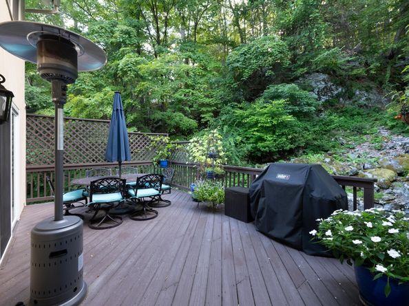 26 Cove Road, Brookfield CT 06804