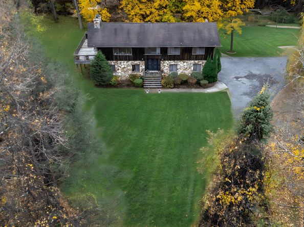 116 Hillcrest Park Road, Greenwich CT 06807
