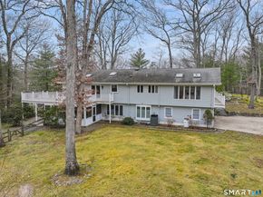 25 Riverbank Drive, Stamford CT 06903