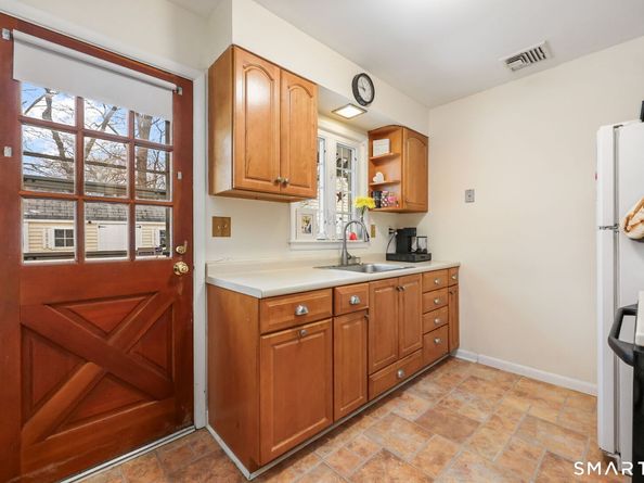 105 Daniel Drive, Bridgeport CT 06606