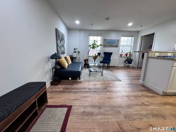 59 Courtland Avenue APT 3B, Stamford CT 06902