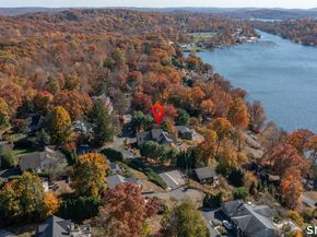 54 Indian Trail, Brookfield CT 06804