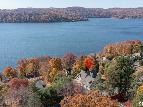 54 Indian Trail, Brookfield CT 06804