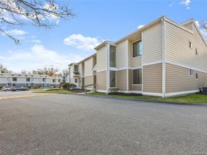 48 Olcott Way 48, Ridgefield CT 06877