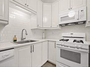 48 Olcott Way 48, Ridgefield CT 06877