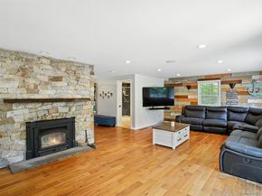 68 Old Dike Road, Trumbull CT 06611