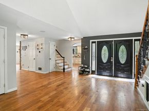 68 Old Dike Road, Trumbull CT 06611