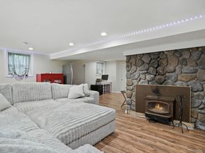 68 Old Dike Road, Trumbull CT 06611