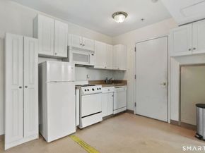 59 Courtland Avenue APT 2T, Stamford CT 06902