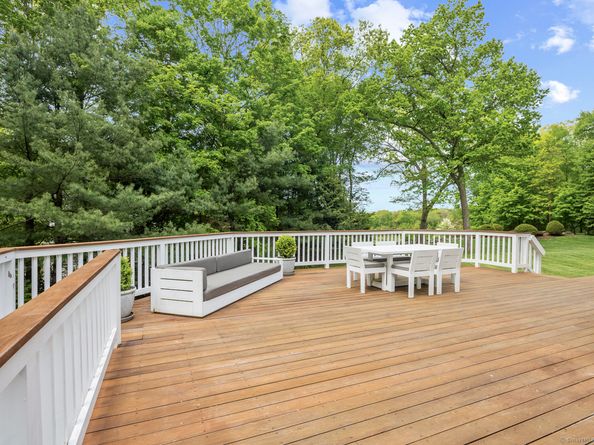 3 Mayflower Lane, Weston CT 06883