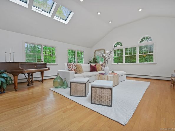 32 Jeffrey Road, Greenwich CT 06830