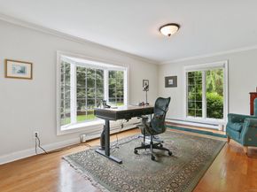 7 Jackson Court, Ridgefield CT 06877