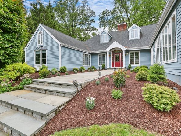 7 Jackson Court, Ridgefield CT 06877