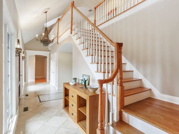 7 Jackson Court, Ridgefield CT 06877