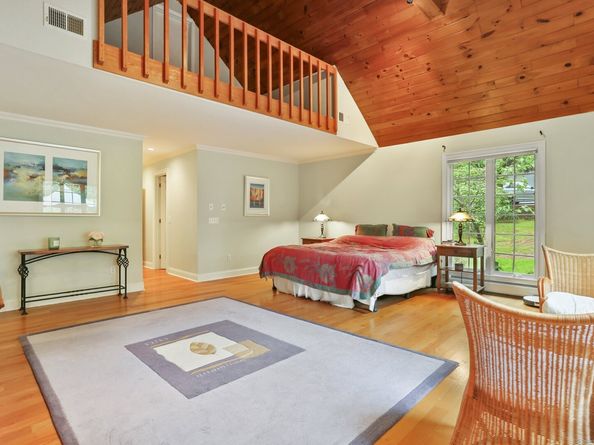 7 Jackson Court, Ridgefield CT 06877