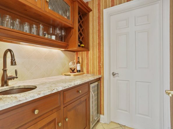 7 Jackson Court, Ridgefield CT 06877