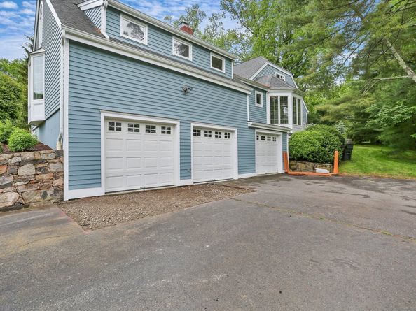 7 Jackson Court, Ridgefield CT 06877