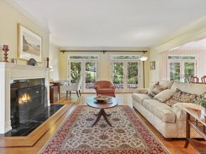 7 Jackson Court, Ridgefield CT 06877