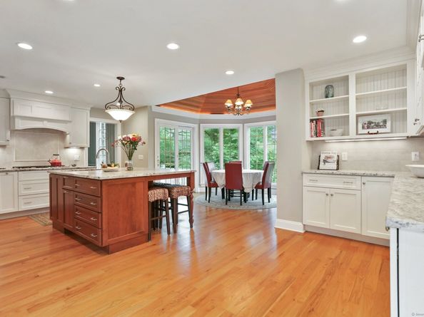 7 Jackson Court, Ridgefield CT 06877