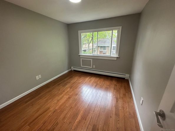 200 Woodmont Avenue APT 100, Bridgeport CT 06606