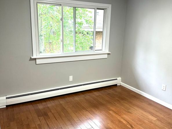 200 Woodmont Avenue APT 100, Bridgeport CT 06606