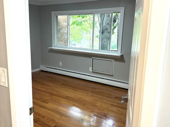 200 Woodmont Avenue APT 100, Bridgeport CT 06606