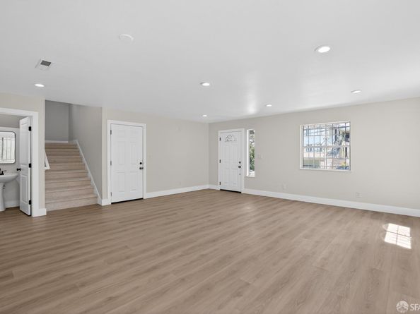 3251 Hyde Street, Oakland CA 94601